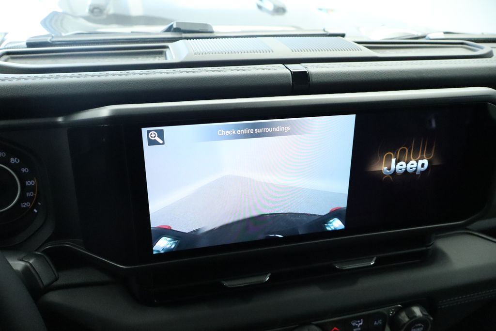 Thumbnail: 2026 Jeep Gladiator - 46