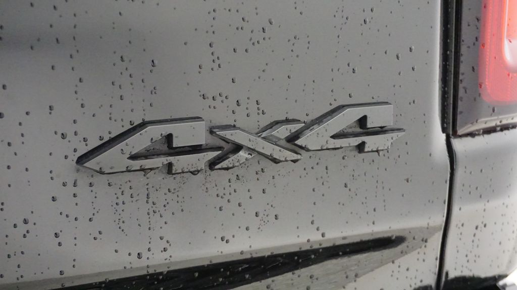 Thumbnail: 2025 RAM 1500 - 18