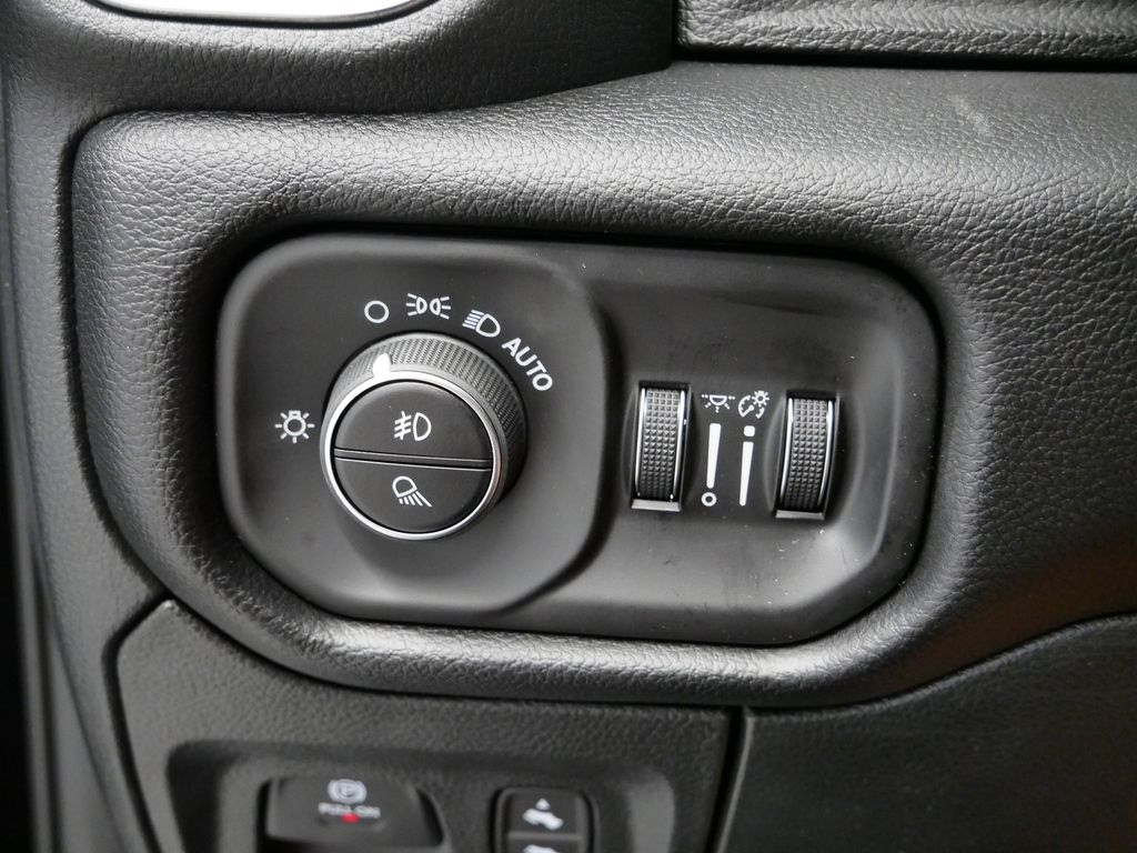 Thumbnail: 2026 RAM 1500 - 20