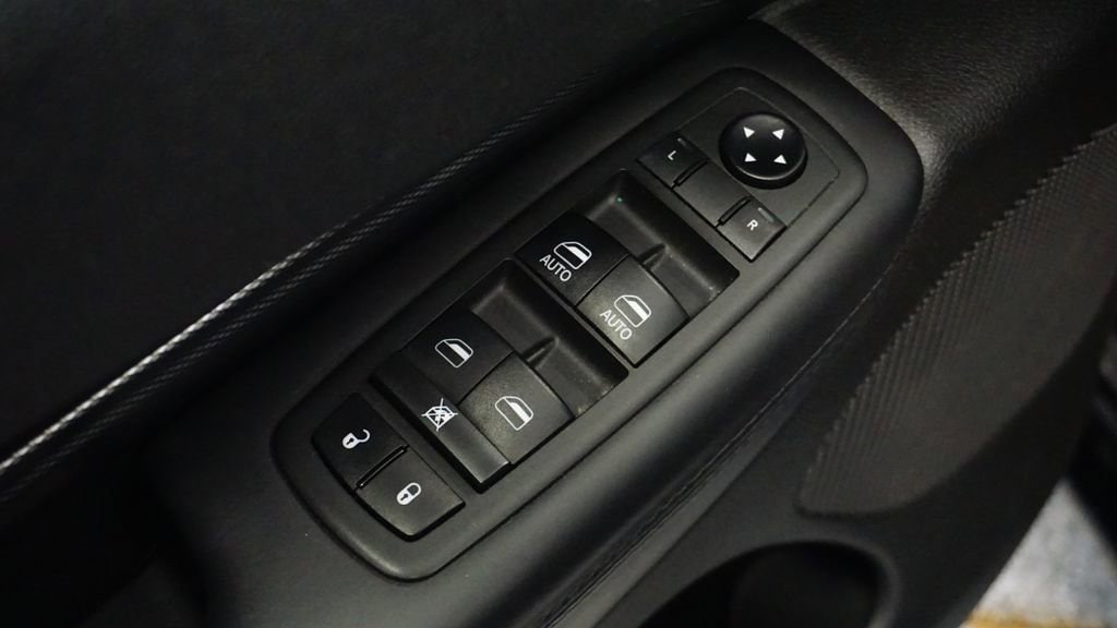 Thumbnail: 2019 Dodge Durango - 28