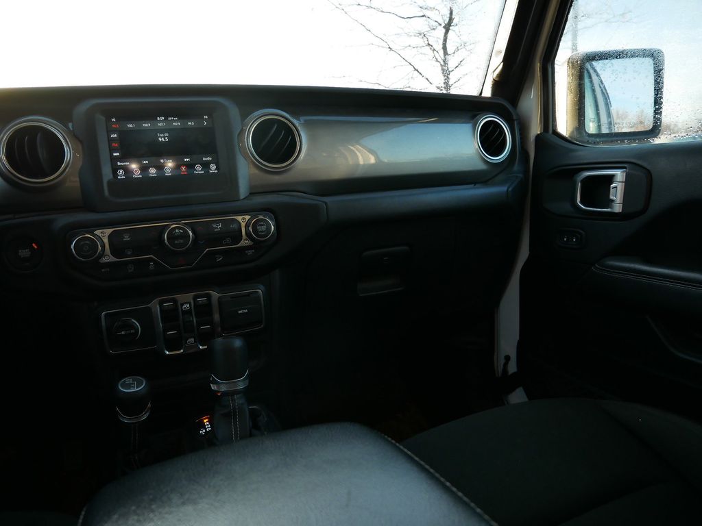 Thumbnail: 2019 Jeep Wrangler - 25