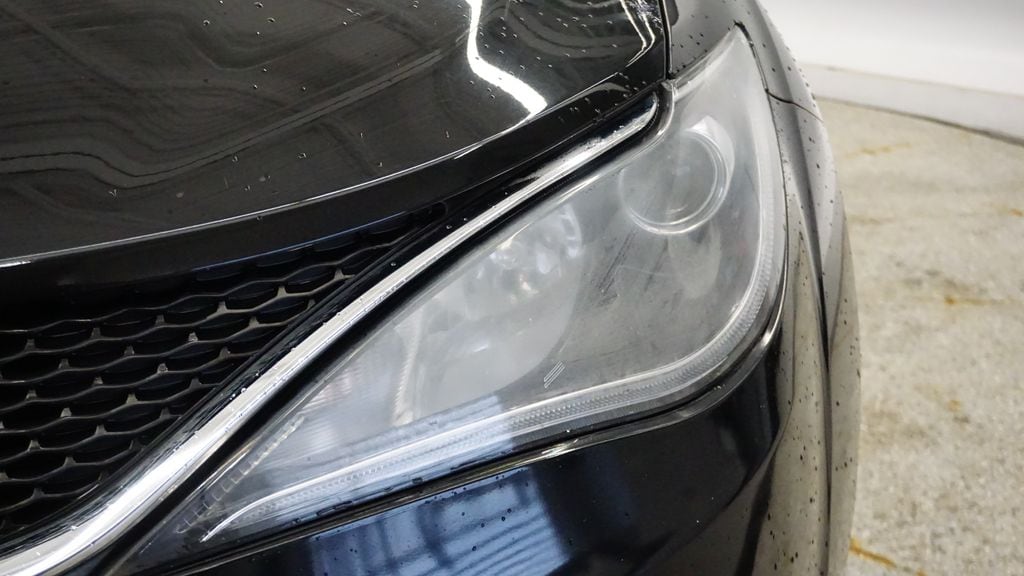 Thumbnail: 2018 Chrysler Pacifica - 9