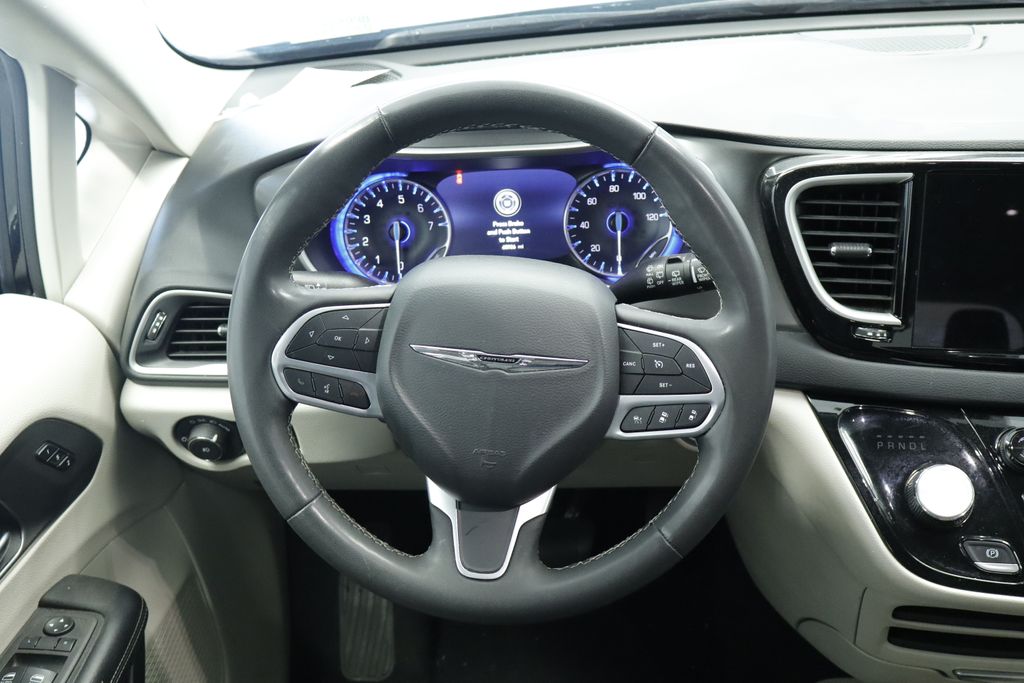 Thumbnail: 2023 Chrysler Pacifica - 24