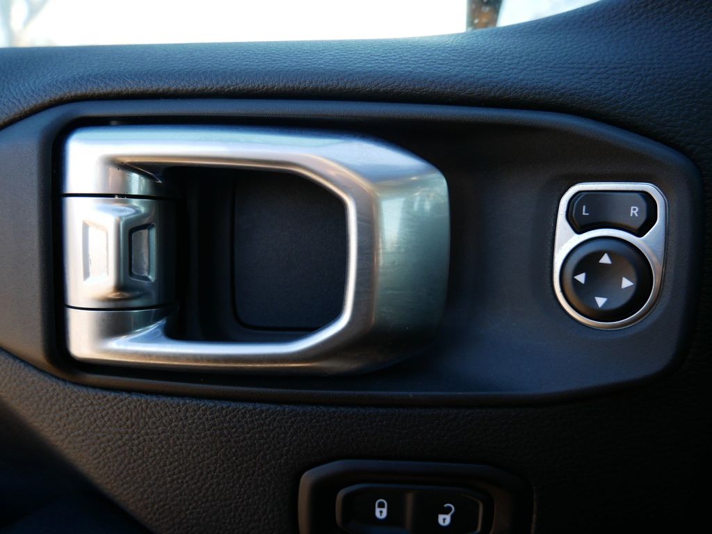 Thumbnail: 2020 Jeep Gladiator - 36