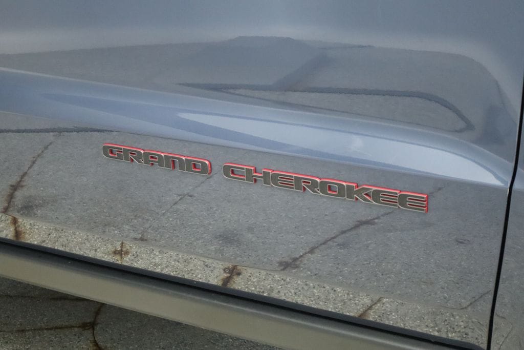 Thumbnail: 2021 Jeep Grand Cherokee - 20