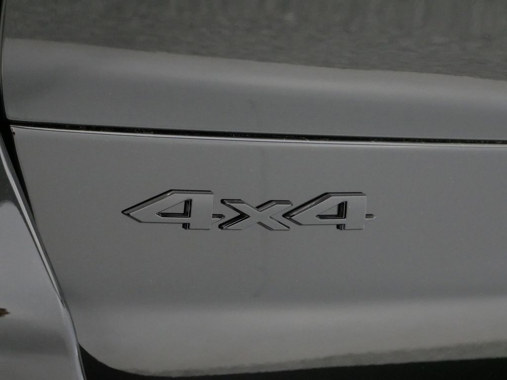 Thumbnail: 2025 Jeep Grand Cherokee L - 16