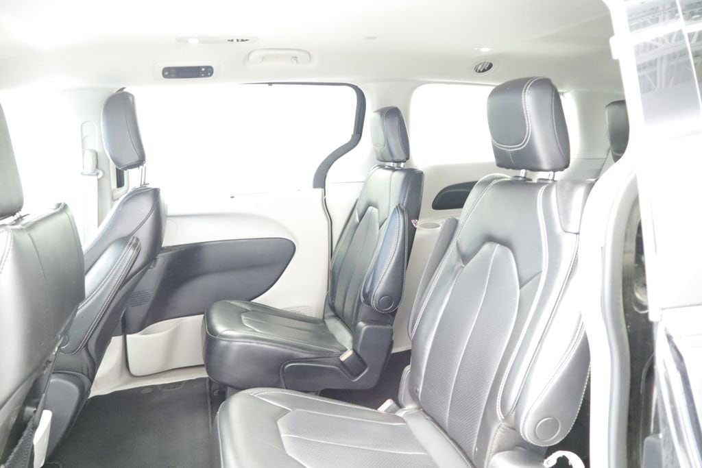 Thumbnail: 2023 Chrysler Pacifica - 17