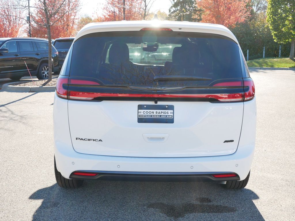 Thumbnail: 2026 Chrysler Pacifica - 11
