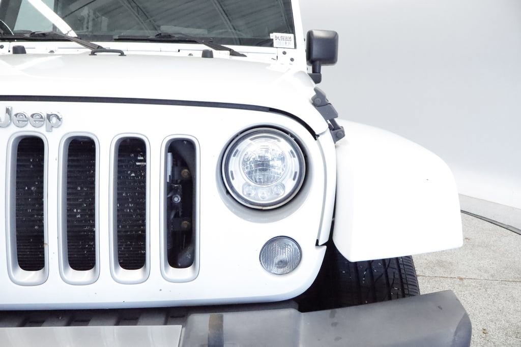 Thumbnail: 2017 Jeep Wrangler - 9