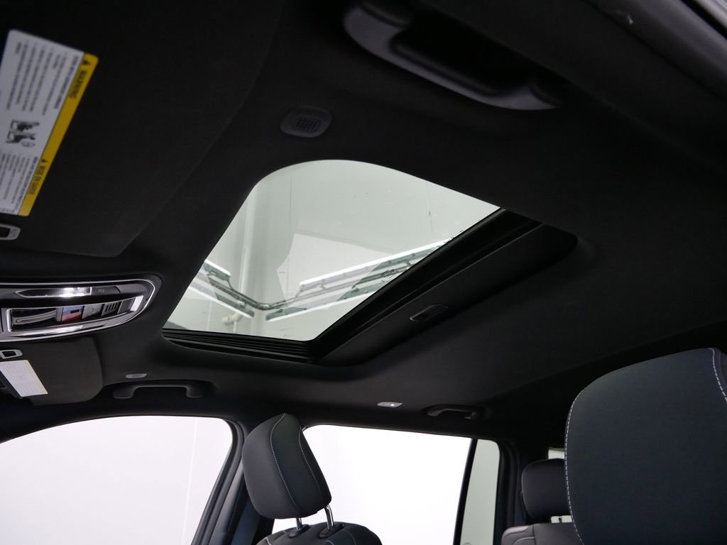 Thumbnail: 2025 Jeep Grand Cherokee L - 4