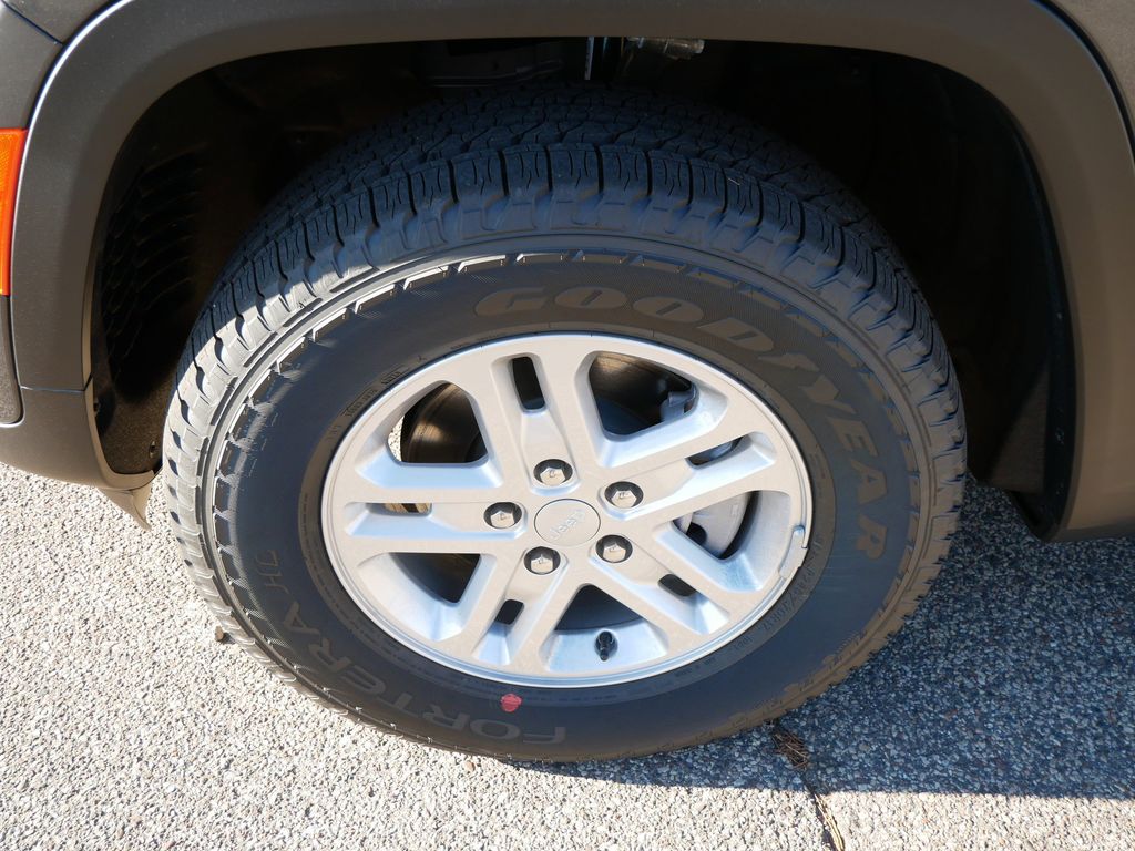 Thumbnail: 2025 Jeep Grand Cherokee - 20