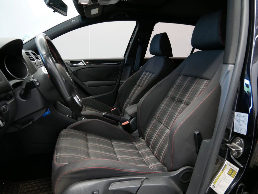 Thumbnail: 2012 Volkswagen Golf - 4