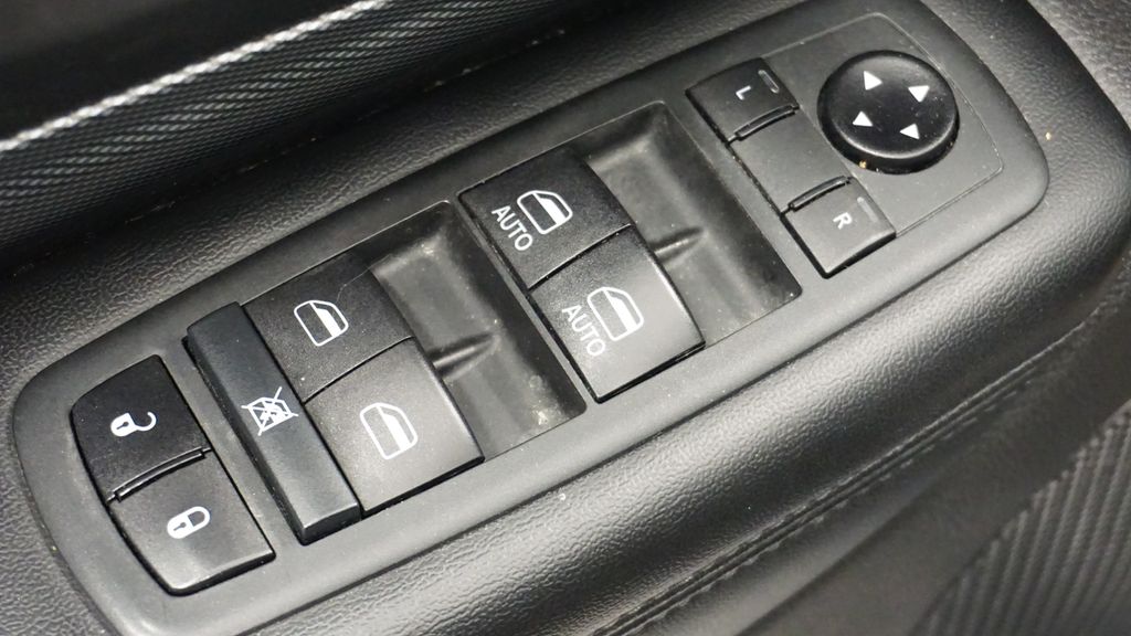 Thumbnail: 2020 Dodge Durango - 29