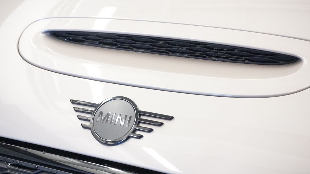 Thumbnail: 2022 MINI Cooper Clubman - 19