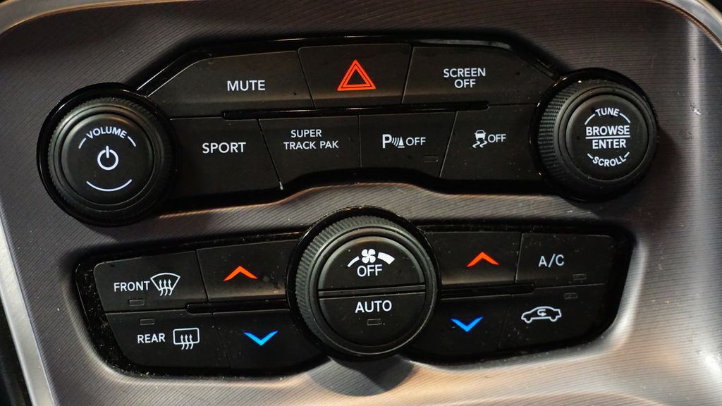 Thumbnail: 2020 Dodge Challenger - 27