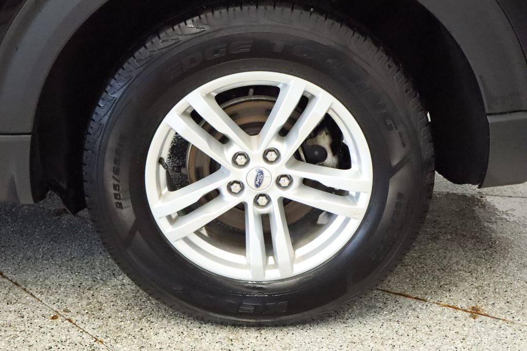 Thumbnail: 2023 Ford Explorer - 16