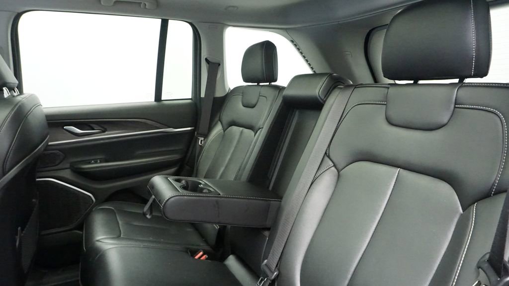 Thumbnail: 2023 Jeep Grand Cherokee - 22