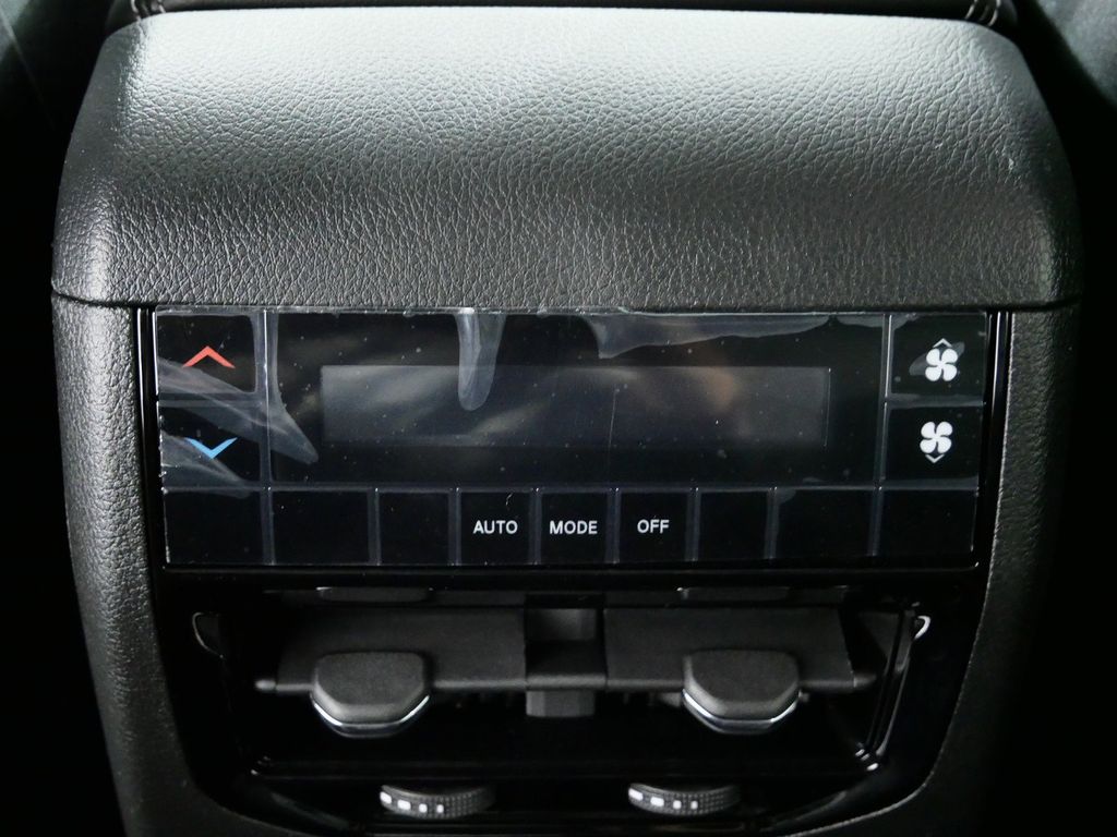 Thumbnail: 2025 Jeep Grand Cherokee L - 28