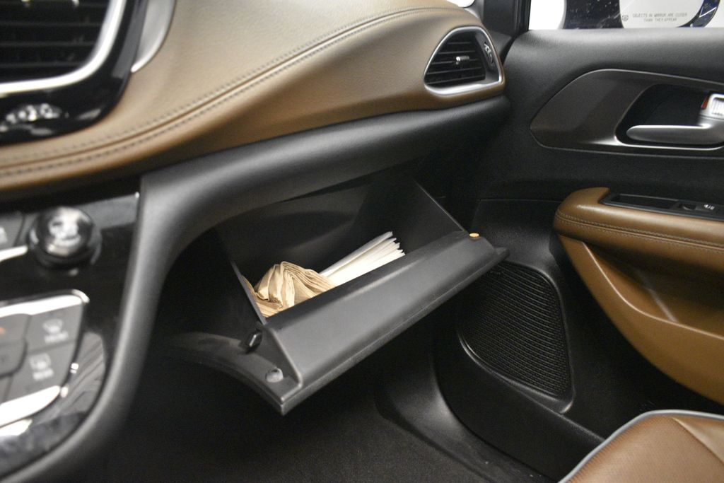 Thumbnail: 2017 Chrysler Pacifica - 51