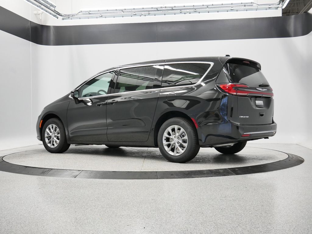 Thumbnail: 2026 Chrysler Pacifica - 42