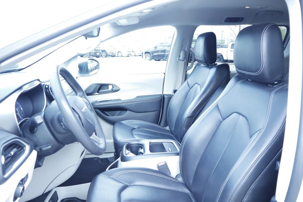 Thumbnail: 2023 Chrysler Pacifica - 19