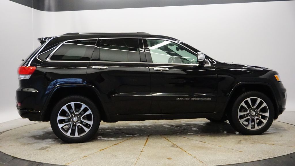 Thumbnail: 2017 Jeep Grand Cherokee - 8