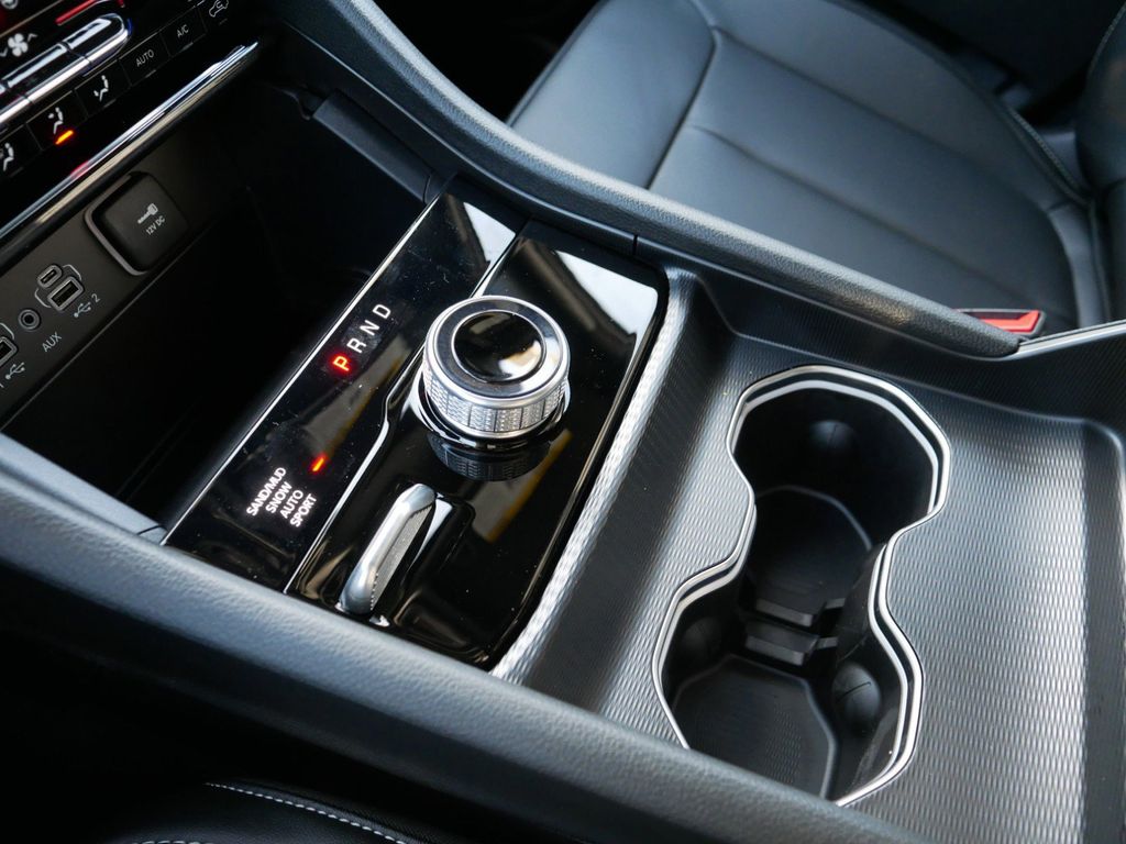 Thumbnail: 2025 Jeep Grand Cherokee - 47