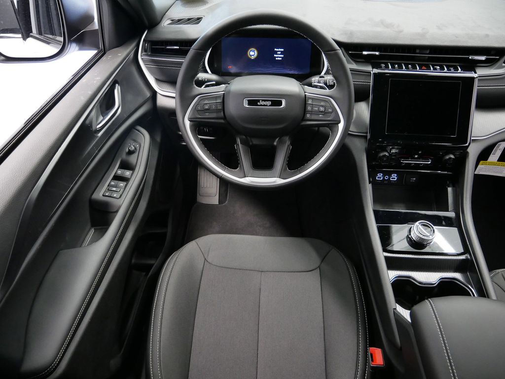 Thumbnail: 2025 Jeep Grand Cherokee - 16