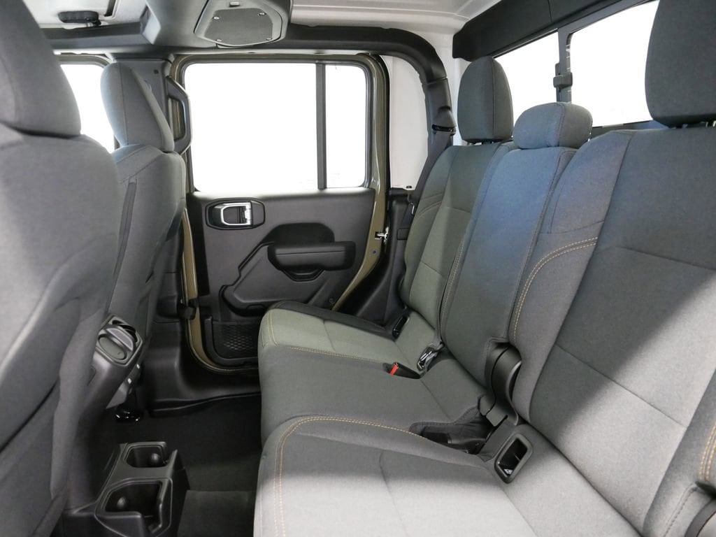 Thumbnail: 2025 Jeep Gladiator - 32