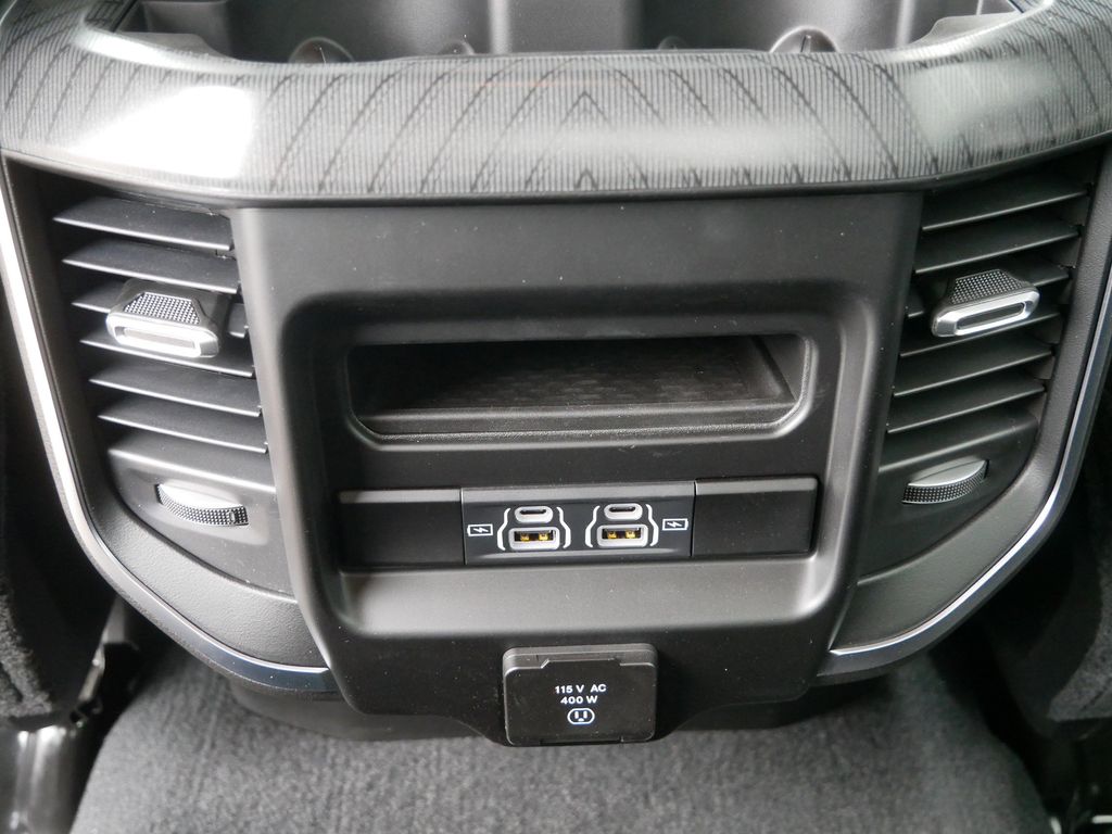 2025 RAM 3500 Big Horn 23