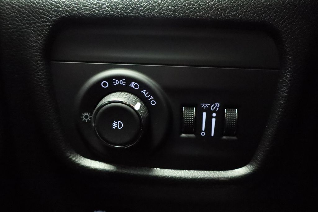 Thumbnail: 2025 Jeep Grand Cherokee - 33