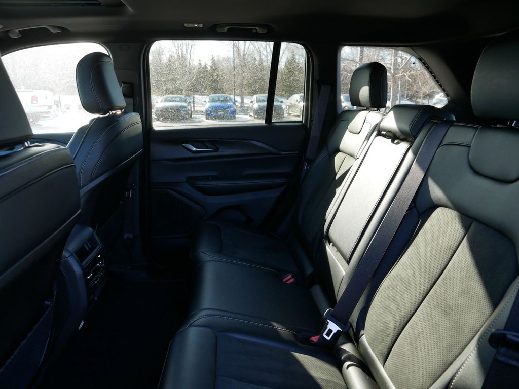 Thumbnail: 2024 Jeep Grand Cherokee - 29