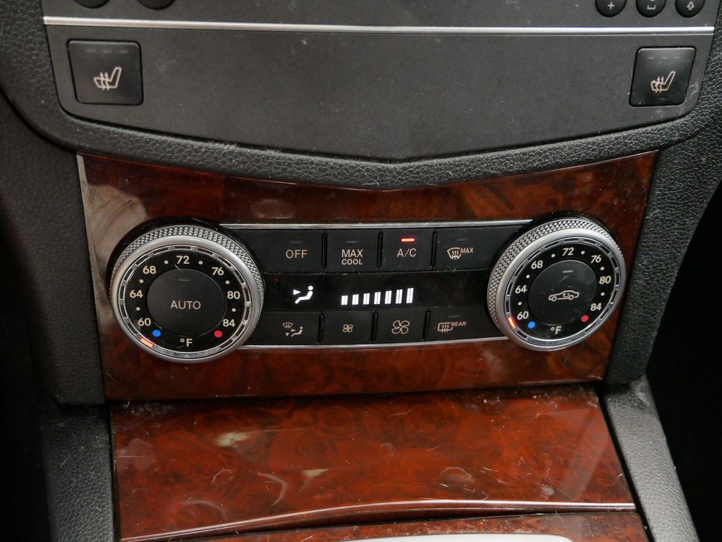 Thumbnail: 2011 Mercedes-Benz C-Class - 35