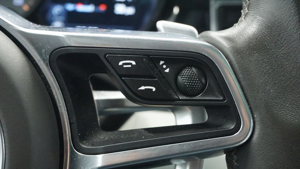 Thumbnail: 2017 Porsche Macan - 35