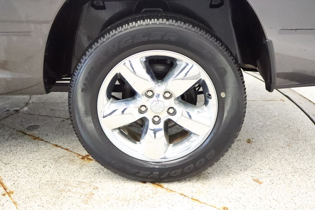 Thumbnail: 2019 RAM 1500 Classic - 16