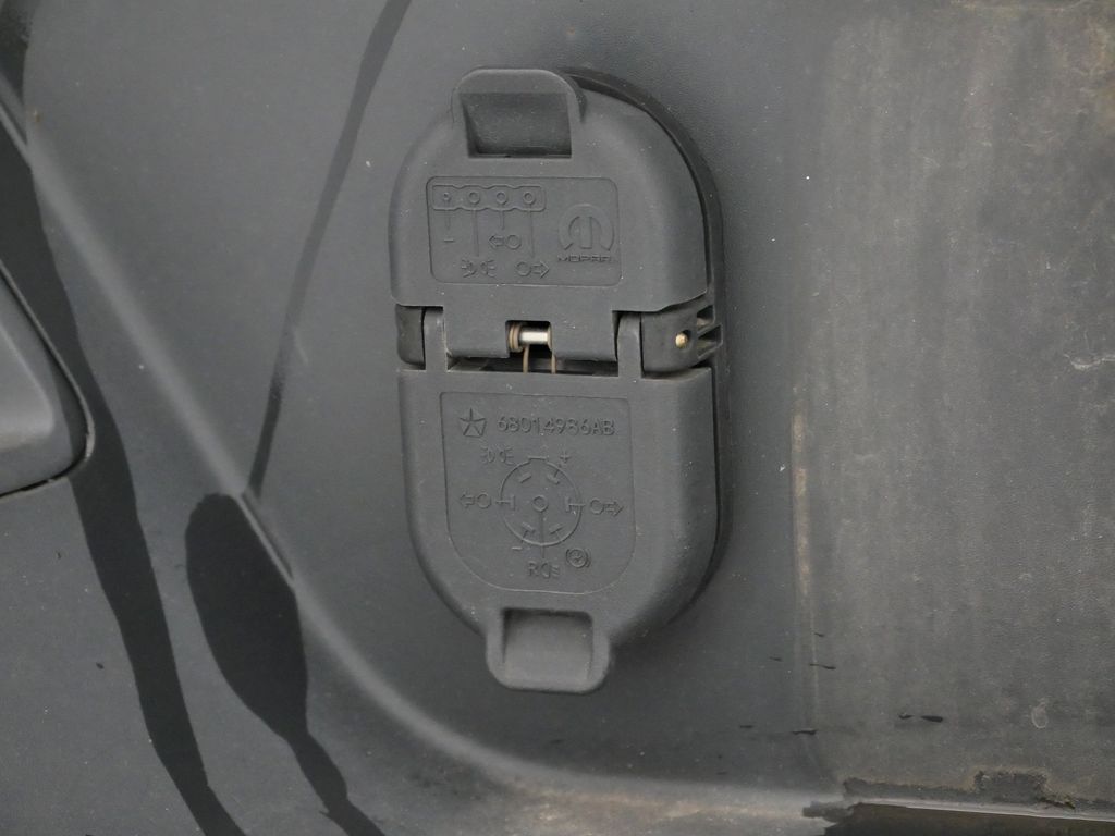 Thumbnail: 2021 Jeep Gladiator - 24