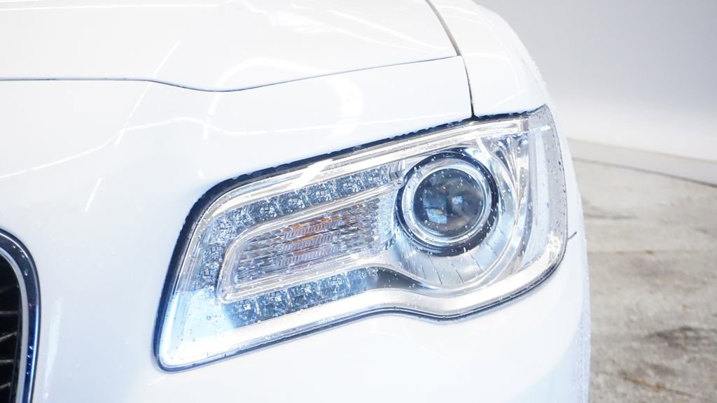 Thumbnail: 2019 Chrysler 300 - 12