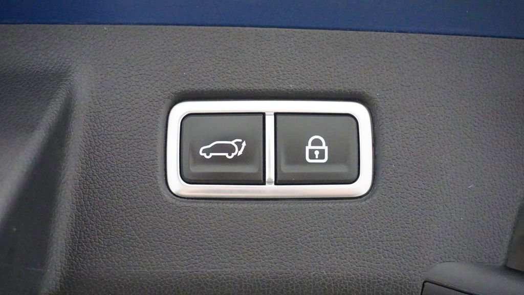 Thumbnail: 2023 Kia Sorento - 19