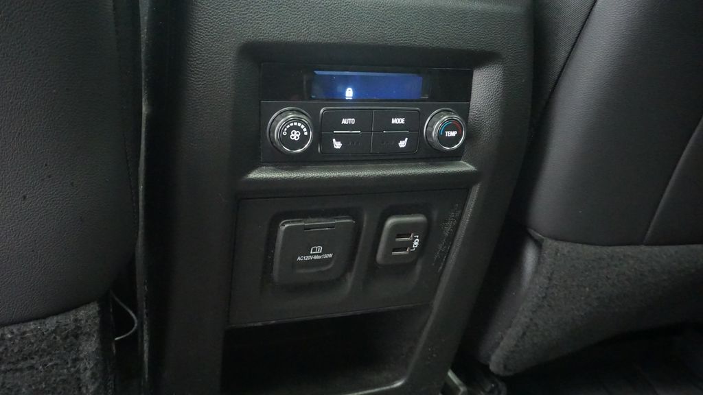 Thumbnail: 2023 Chevrolet Traverse - 24