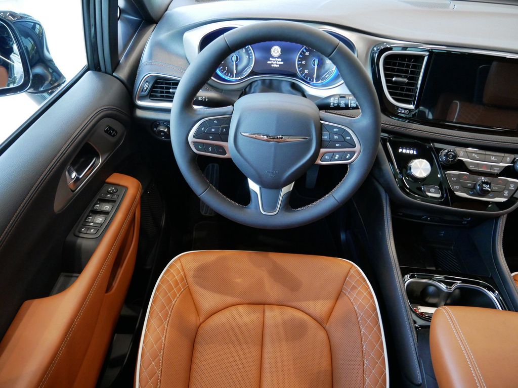 Thumbnail: 2026 Chrysler Pacifica - 27