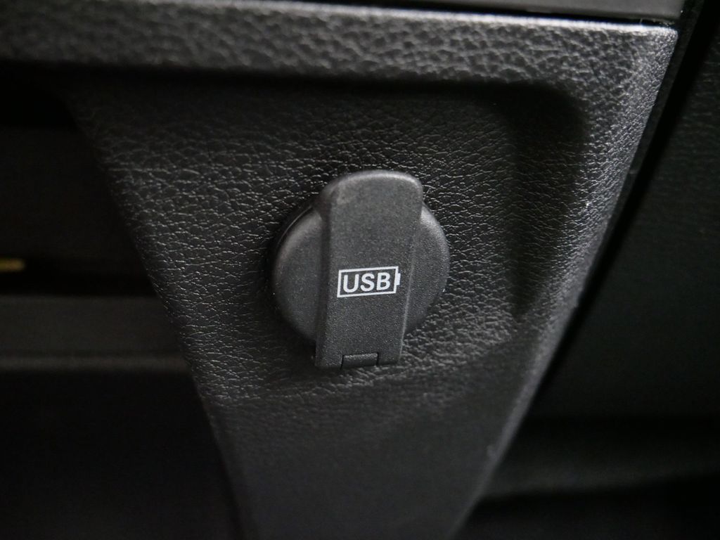 Thumbnail: 2021 RAM 1500 Classic - 33