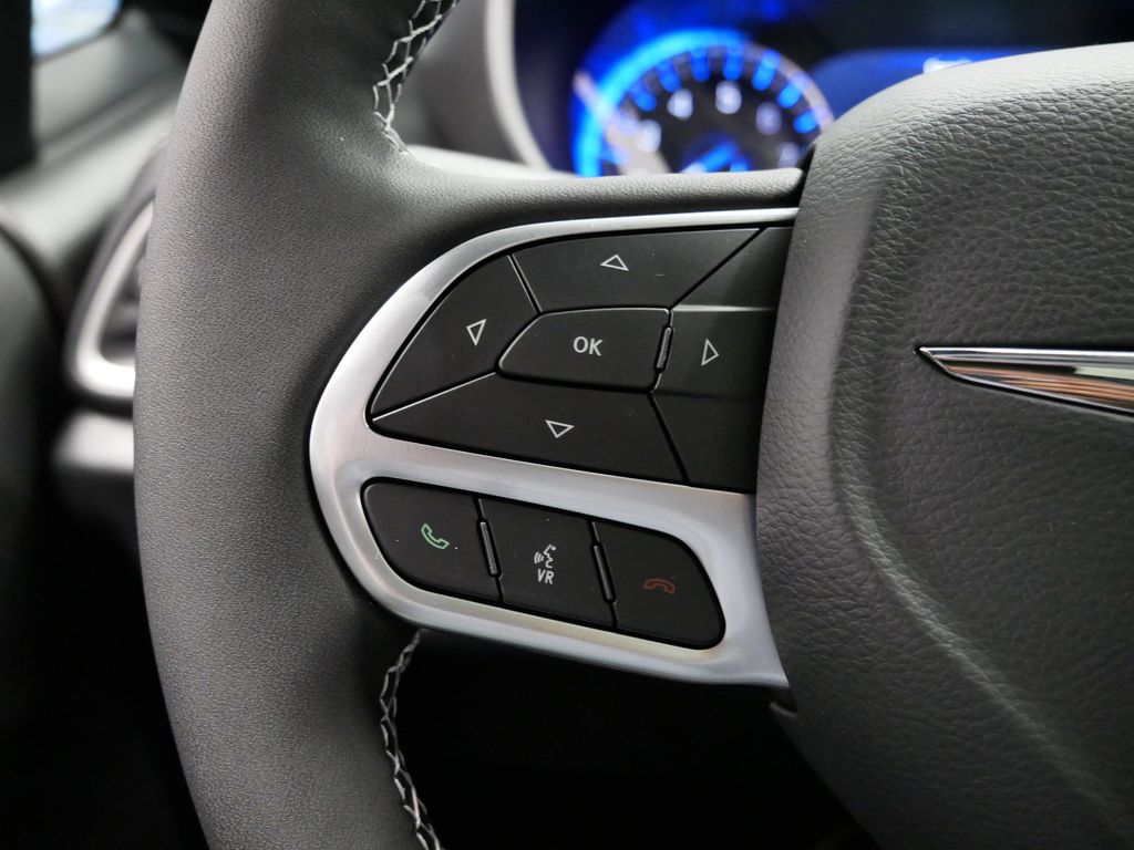 Thumbnail: 2026 Chrysler Pacifica - 25
