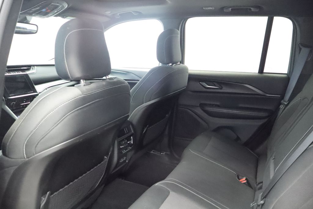 Thumbnail: 2024 Jeep Grand Cherokee - 25