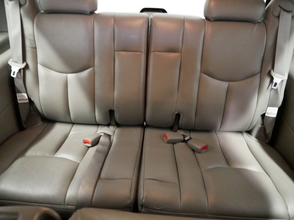 Thumbnail: 2003 Chevrolet Tahoe - 27