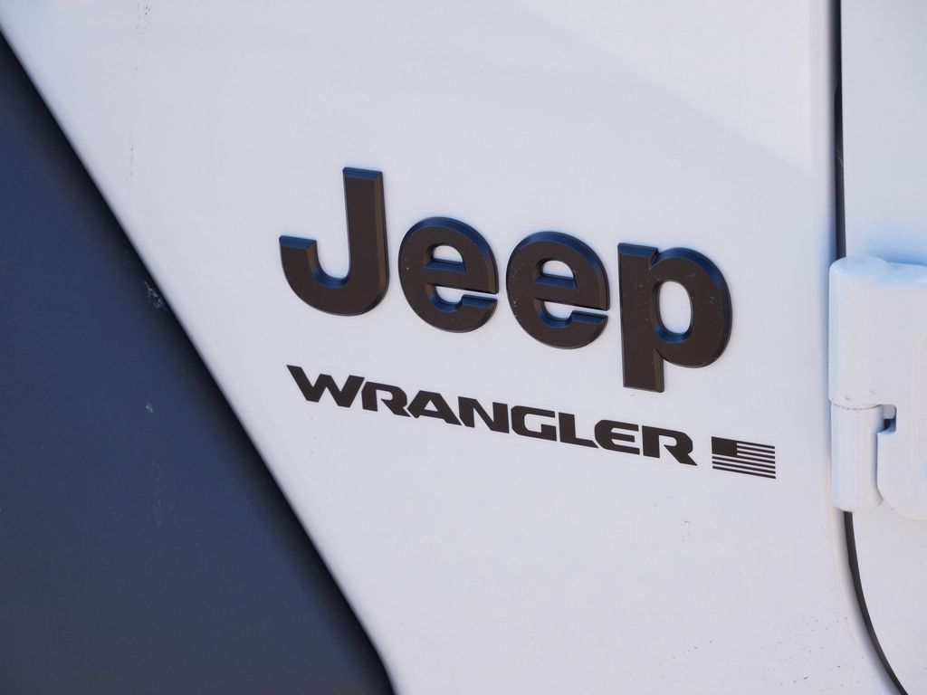Thumbnail: 2026 Jeep Wrangler - 15