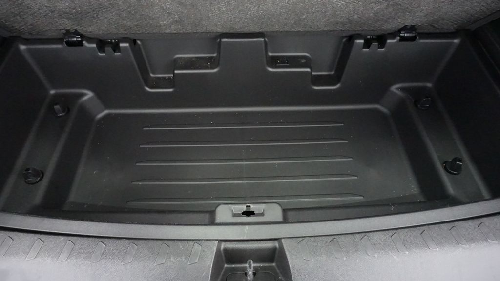 Thumbnail: 2023 Chevrolet Traverse - 19