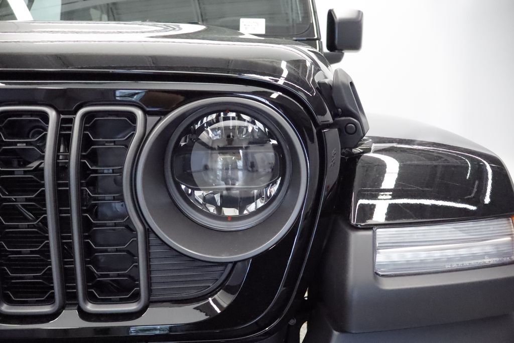 Thumbnail: 2026 Jeep Wrangler - 3