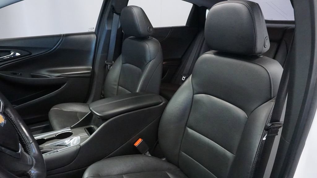 Thumbnail: 2019 Chevrolet Malibu - 25