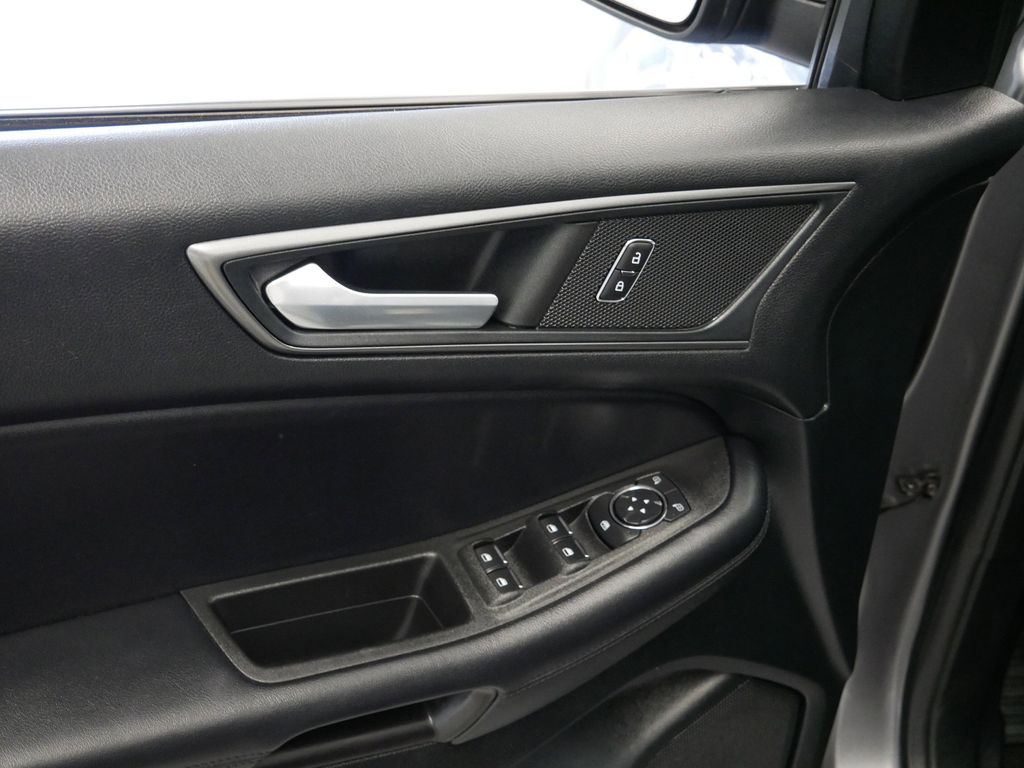 Thumbnail: 2022 Ford Edge - 6