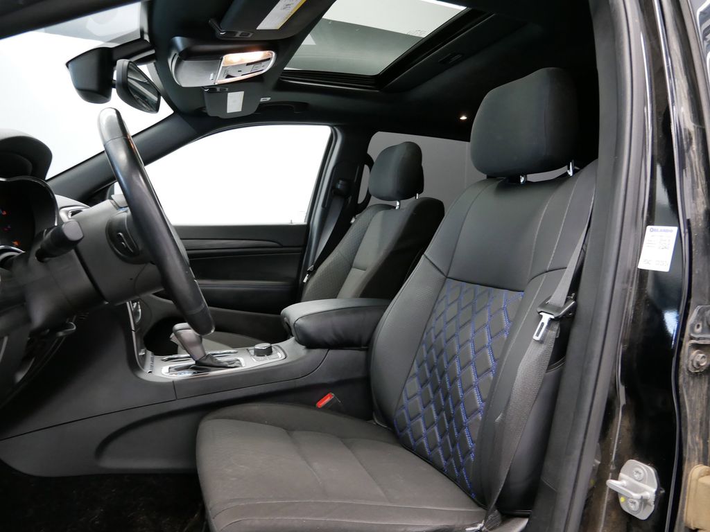 Thumbnail: 2019 Jeep Grand Cherokee - 22